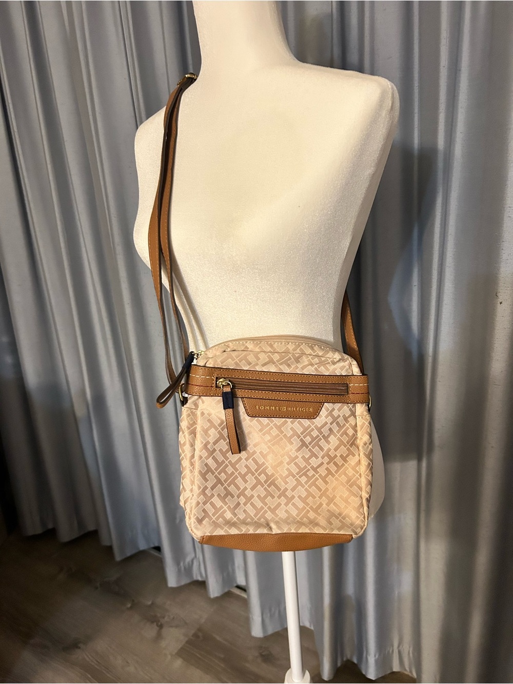 Tommy Hilfiger Beige Crossbody with Brown Trim